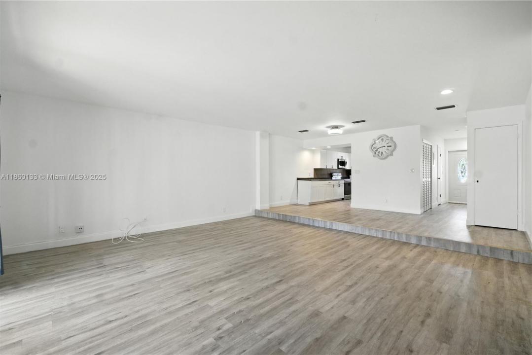 9074 NW 35th Pl, Sunrise, Floryda 33351, USA