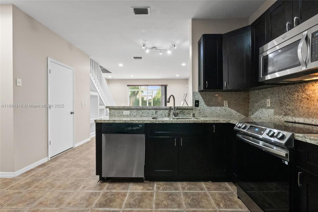 2082 Madeira Dr 2082, Weston, Florida 33327