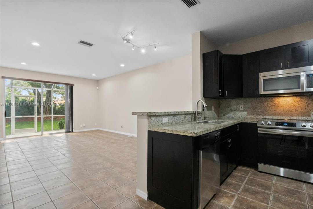 2082 Madeira Dr 2082, Weston, Florida 33327