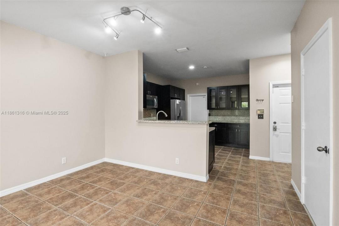 2082 Madeira Dr 2082, Weston, Florida 33327