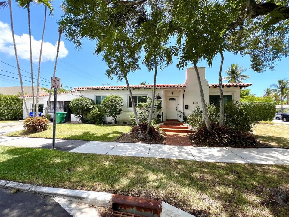 2235 SW 23rd Ave, Miami, Флорида 33145, Соединенные Штаты