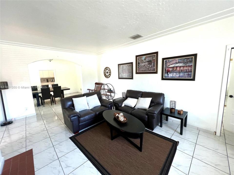 2235 SW 23rd Ave, Miami, Флорида 33145, Соединенные Штаты
