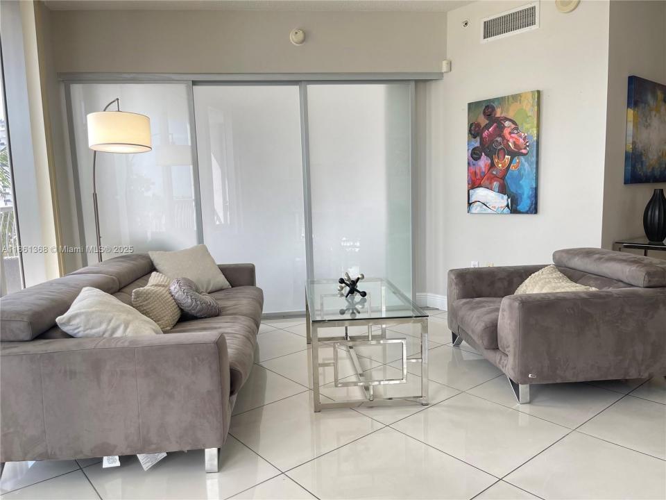 1750 N Bayshore Dr 1414, Miami, フロリダ 33132, アメリカ合衆国