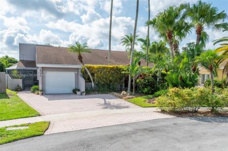 16796 Royal Poinciana Dr, Weston, Florida 33326, USA