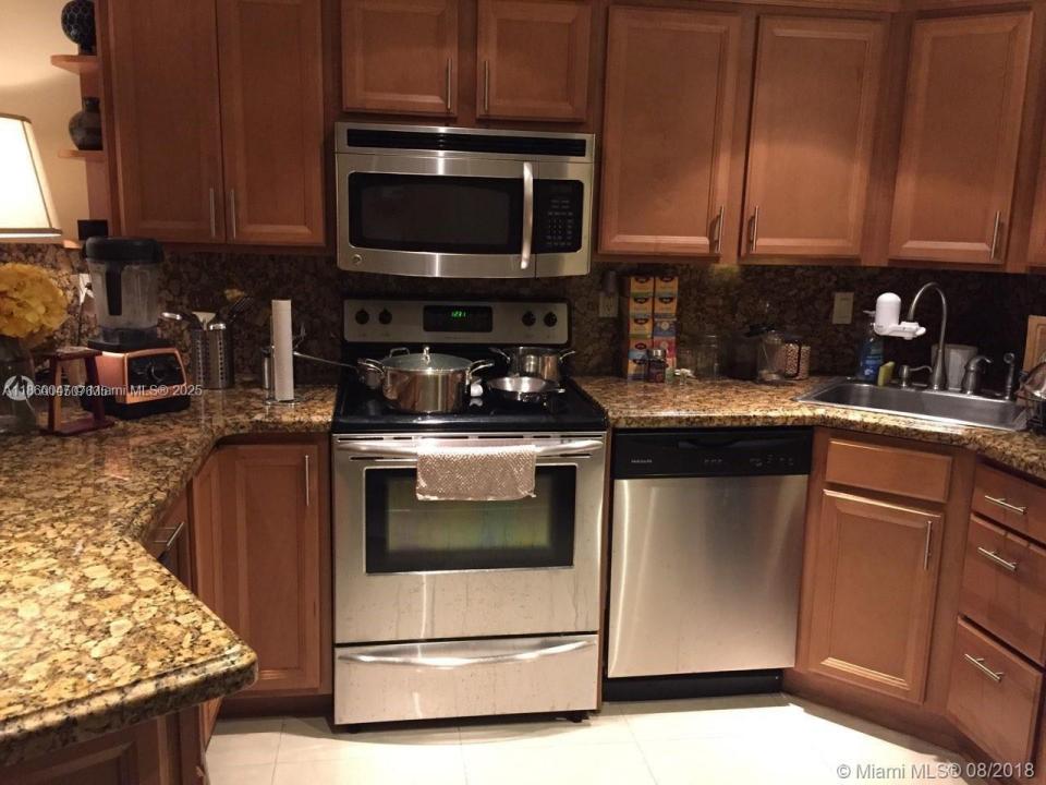800 Parkview Dr 416, Hallandale Beach, 佛羅里達州 33009, 美國