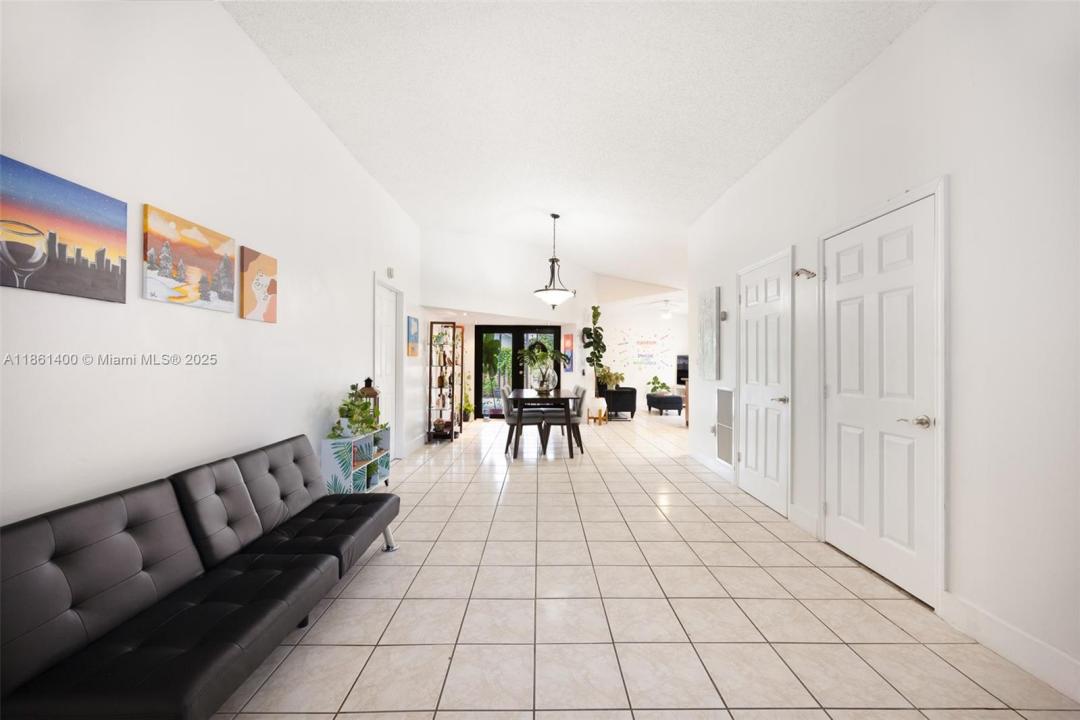 14207 SW 48th Ln, Miami, Floryda 33175, USA