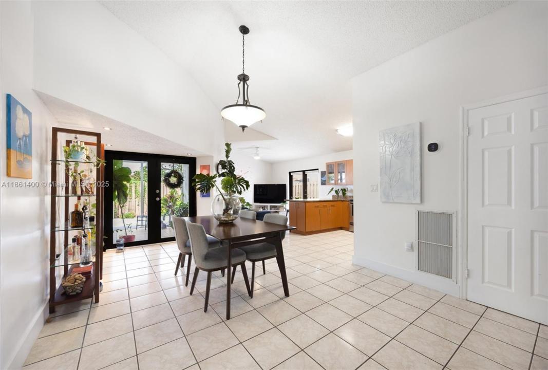 14207 SW 48th Ln, Miami, Floryda 33175, USA