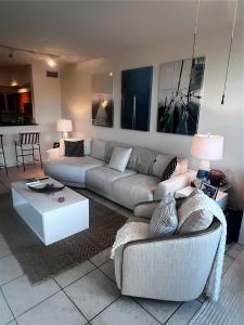 806 E Windward Way 209, Lantana, Florida 33462, USA