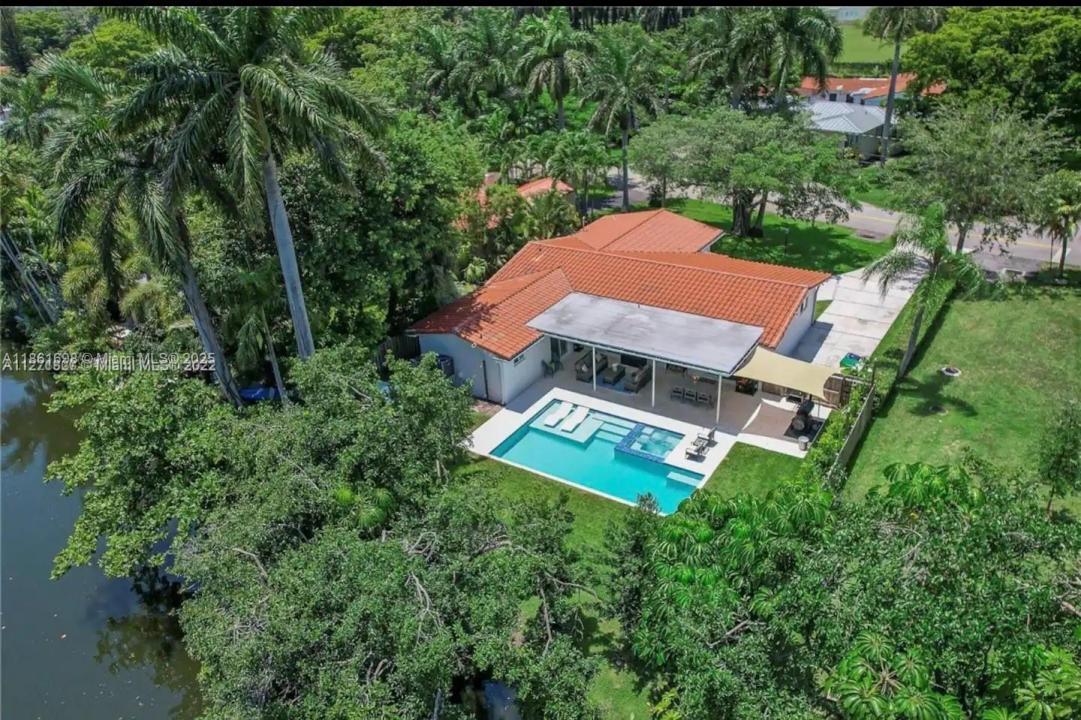 200 NW 86th St, El Portal, فلوريدا 33150, الولايات المتحدة