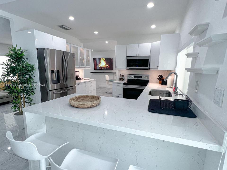 200 NW 86th St, El Portal, فلوريدا 33150, الولايات المتحدة