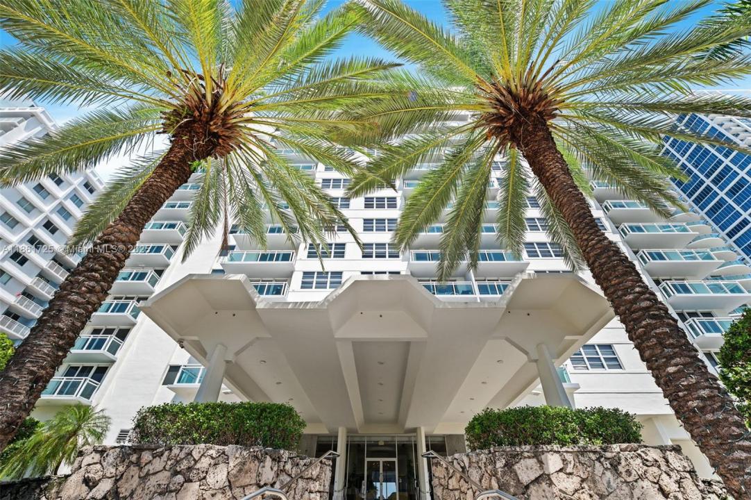6917 Collins Ave 404, Miami Beach, Florida 33141, USA