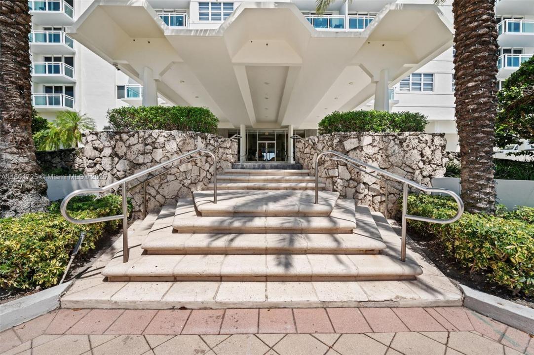 6917 Collins Ave 404, Miami Beach, Florida 33141, USA