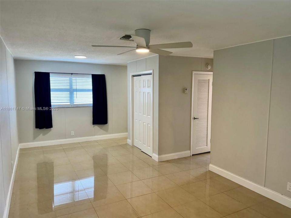 1077 SE 22nd Ave N5, Pompano Beach, Floryda 33062, USA