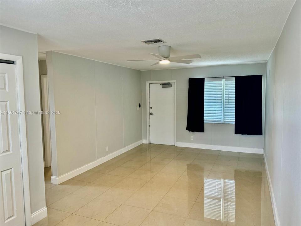 1077 SE 22nd Ave N5, Pompano Beach, Floryda 33062, USA