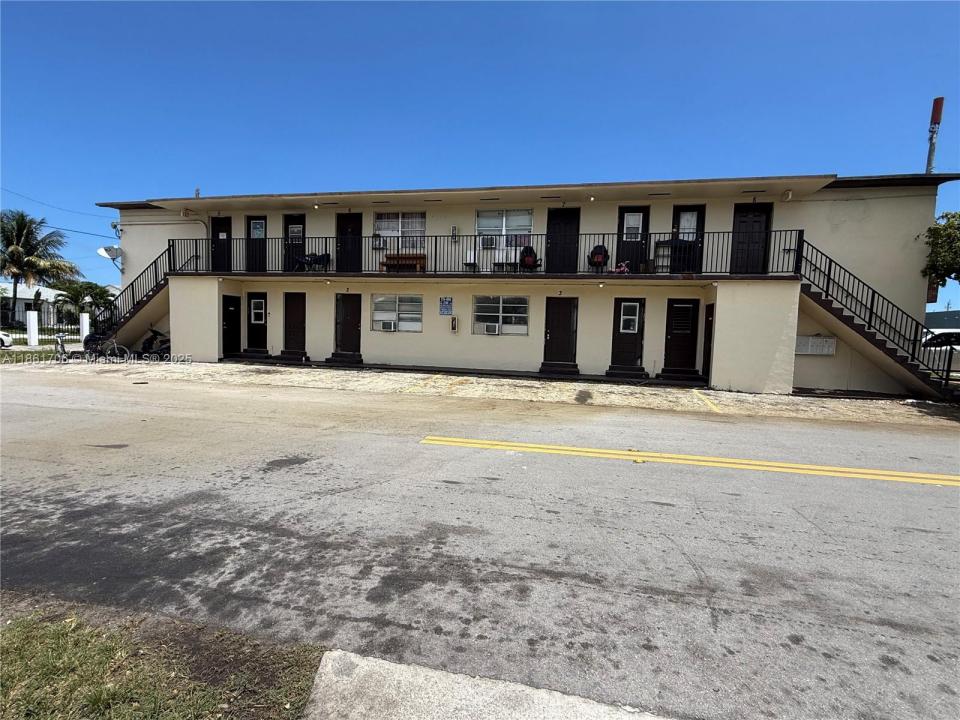 324 NW 3rd St 3, Hallandale Beach, Flórida 33009, Estados Unidos