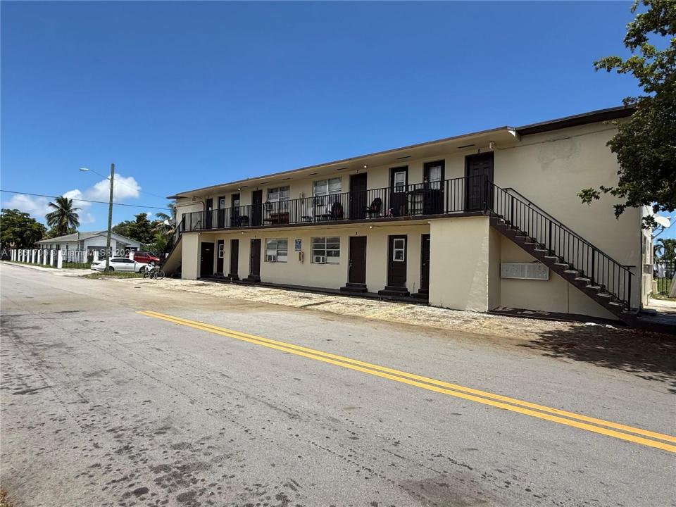 324 NW 3rd St 3, Hallandale Beach, Flórida 33009, Estados Unidos