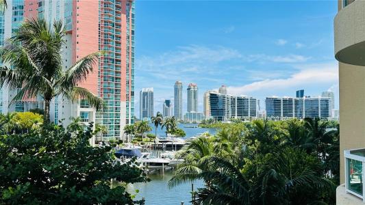 3340 NE 190th St 403, Aventura, Florida 33180, USA
