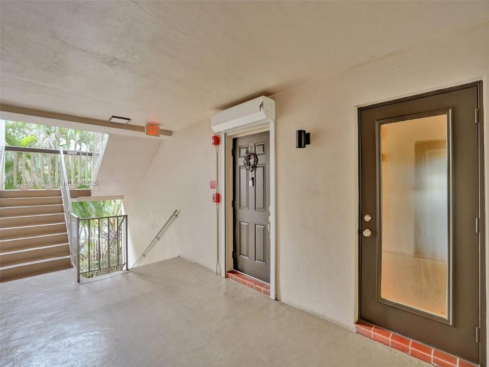 4900 WASHINGTON ST 203, Hollywood, Флорида 33021, Соединенные Штаты