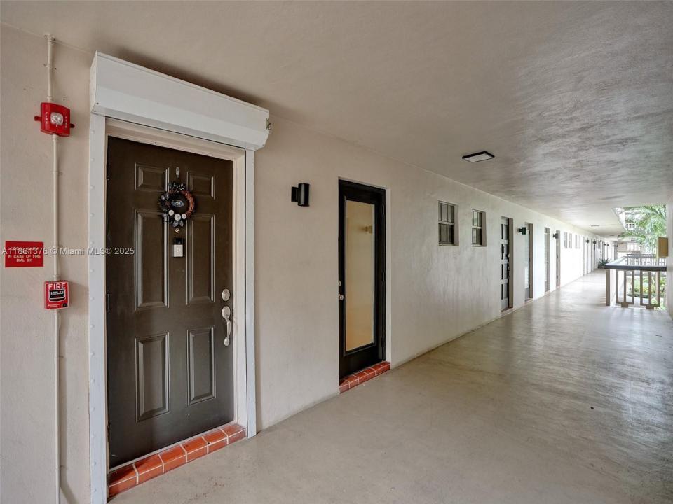 4900 WASHINGTON ST 203, Hollywood, Флорида 33021, Соединенные Штаты