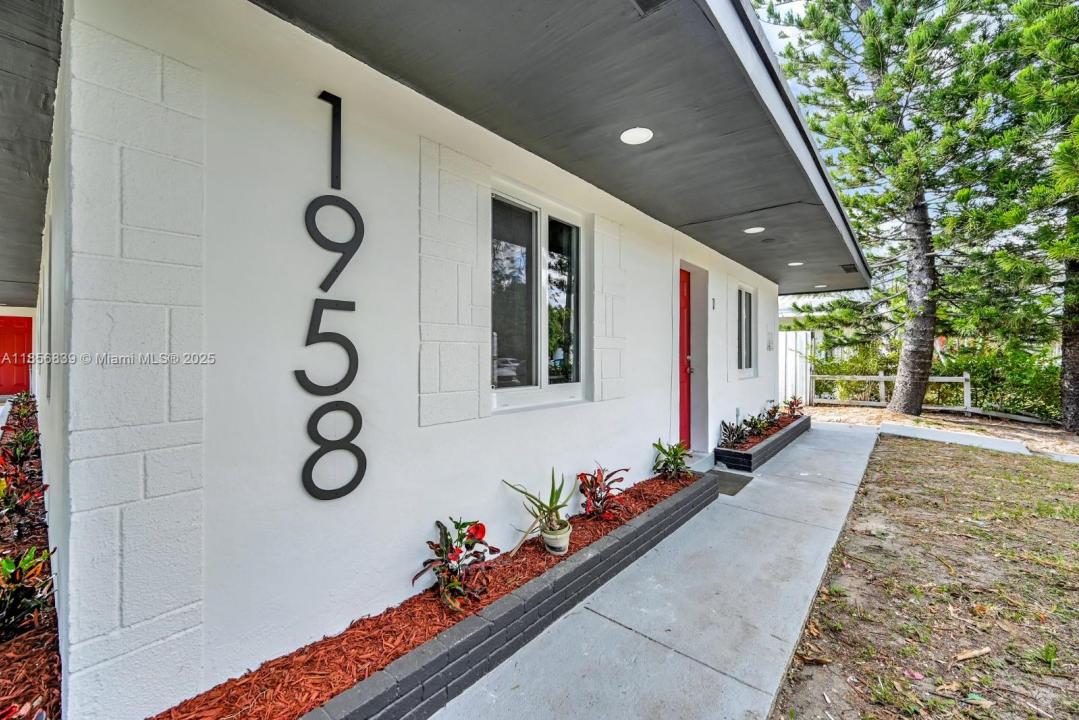 1958 NE 172nd St, North Miami Beach, Florida 33162, HOA KỲ