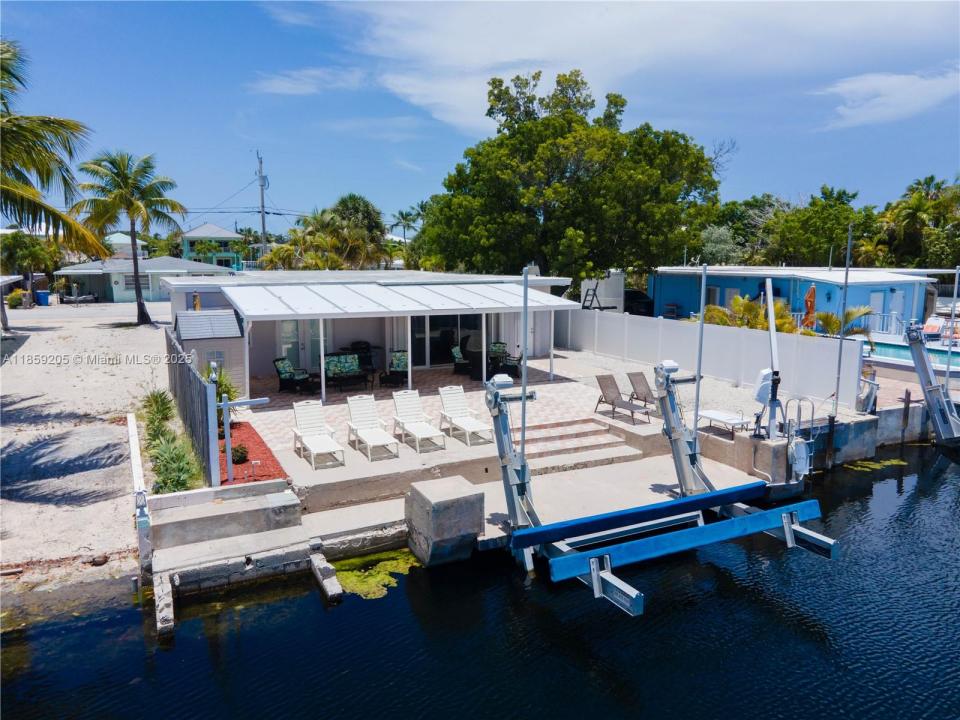 132 Gardenia St, Tavernier, Флорида 33070, Соединенные Штаты