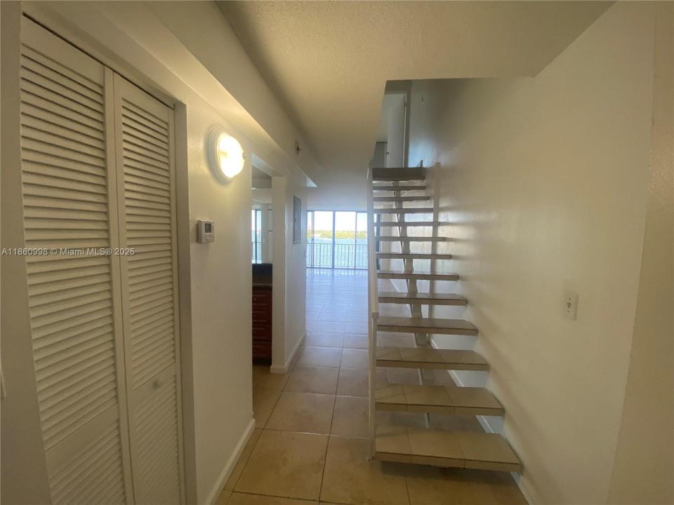 7899 NE Bayshore Ct 3D, Miami, Florida 33138
