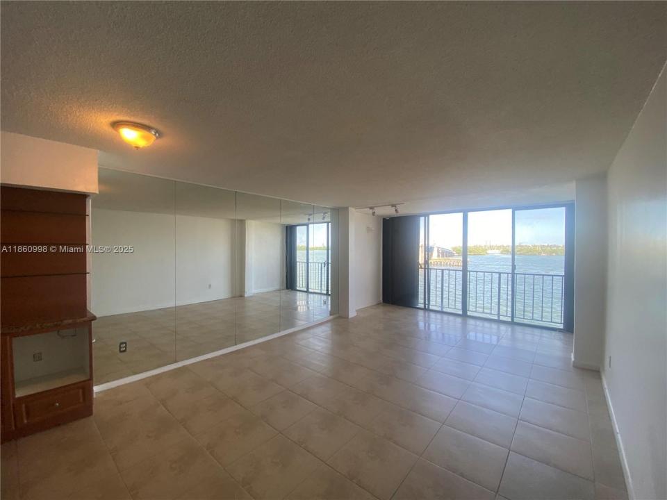 7899 NE Bayshore Ct 3D, Miami, Florida 33138