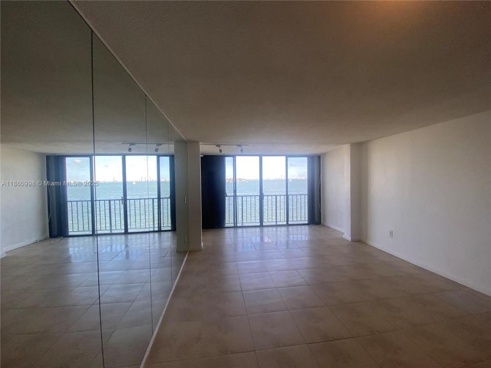 7899 NE Bayshore Ct 3D, Miami, Florida 33138