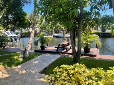 2626 Thomas St, Hollywood, Florida 33020, USA