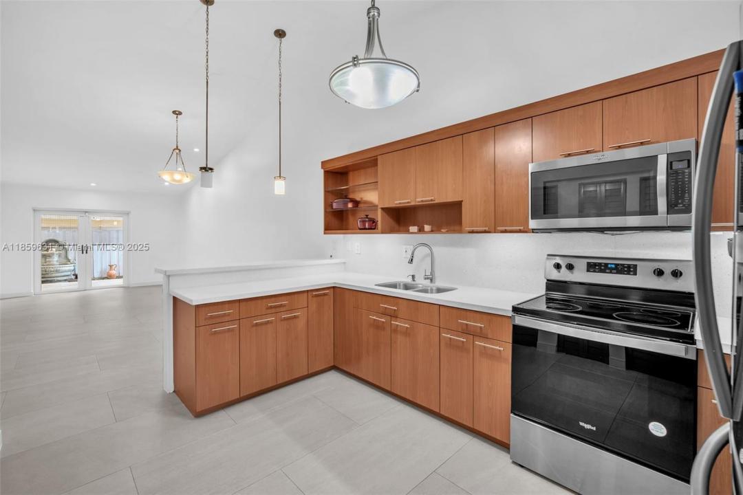 2141 W 53rd St, Hialeah, Floride 33016, États-Unis