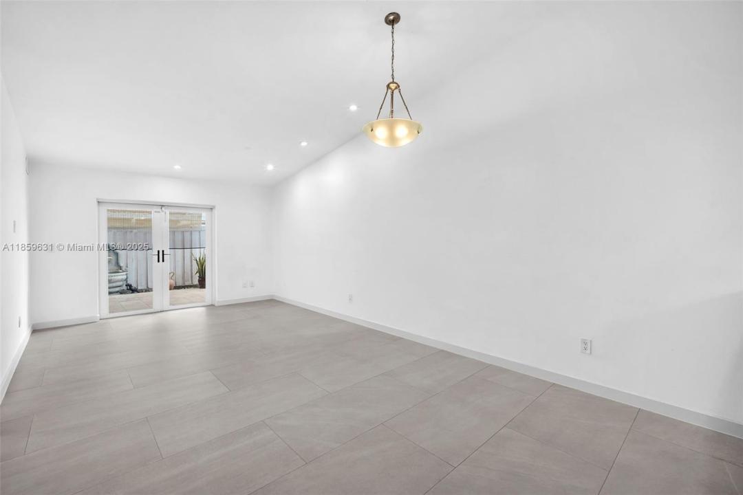 2141 W 53rd St, Hialeah, Floride 33016, États-Unis