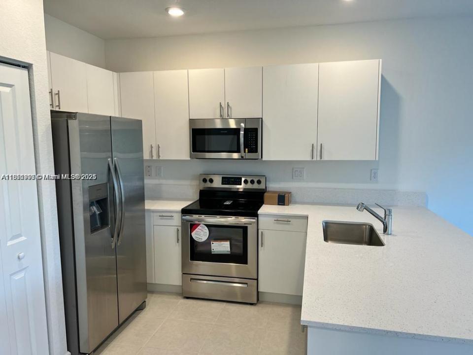 2633 SE 10th St ., Homestead, Floride 33035, États-Unis