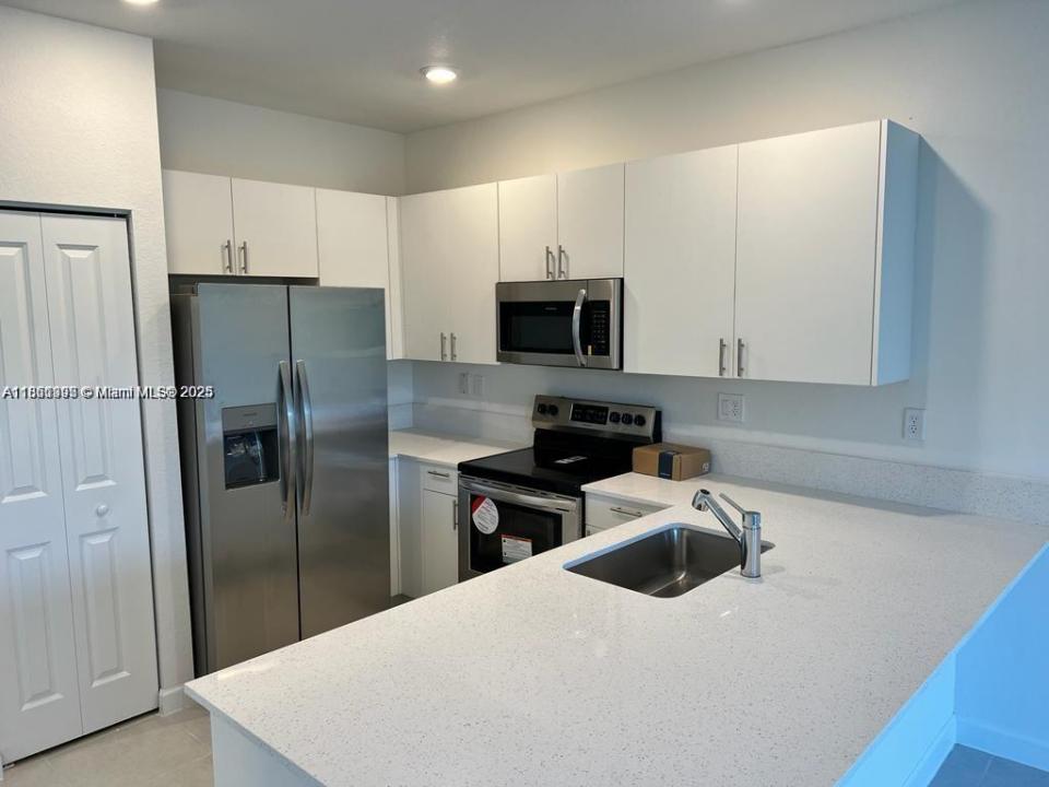 2633 SE 10th St ., Homestead, Floride 33035, États-Unis