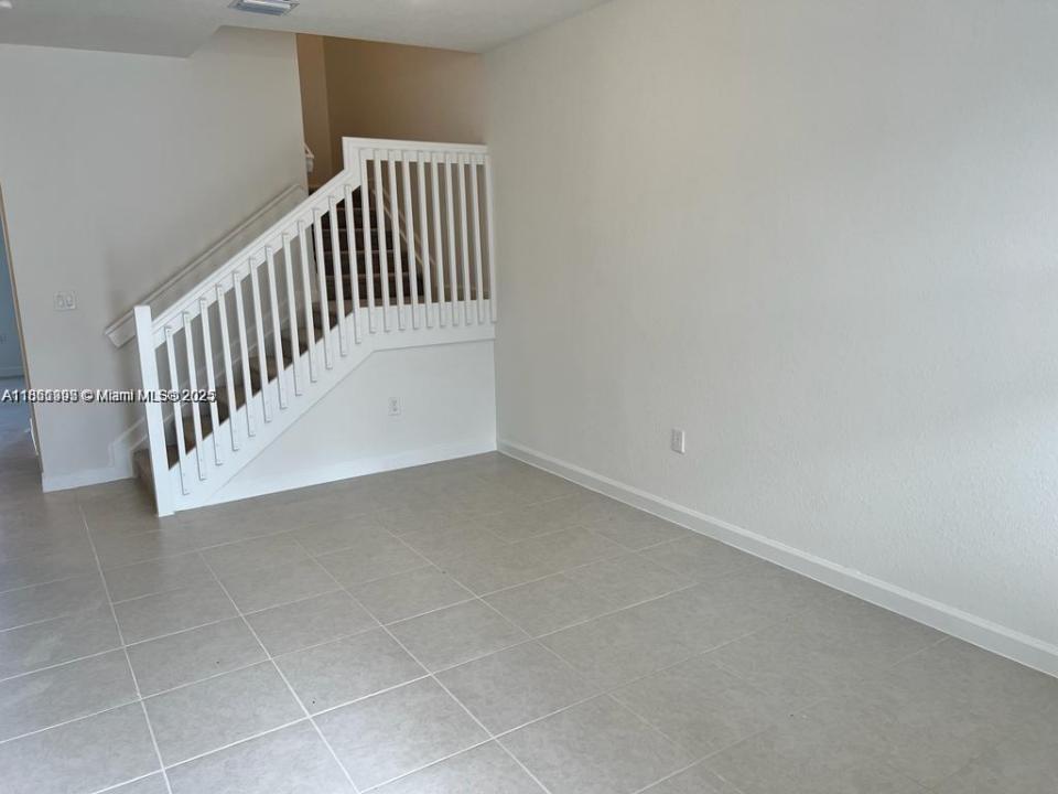 2633 SE 10th St ., Homestead, Floride 33035, États-Unis