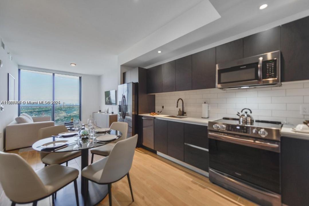 398 NE 5th St 4210, Miami, Floride 33132, États-Unis