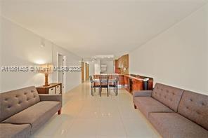 1710 NE 191st St 205-3, Miami, Florida 33179, USA