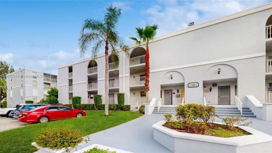 661 N University Dr 1-302, Pembroke Pines, Florida 33024, USA