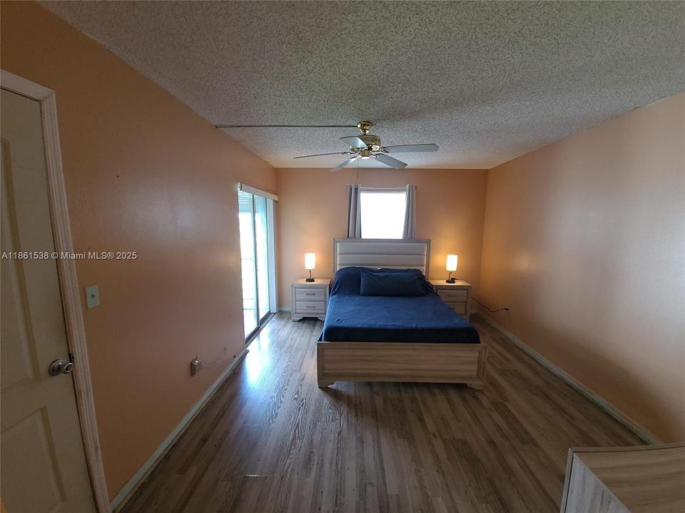 661 N University Dr 1-302, Pembroke Pines, Floride 33024, États-Unis