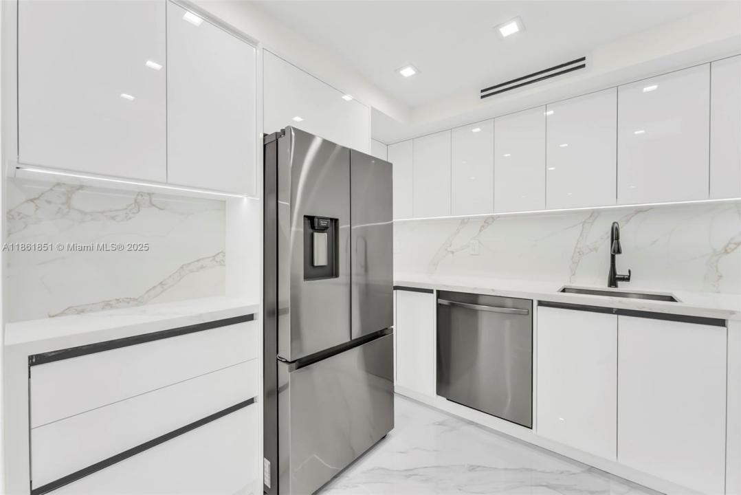 251 174th St 1414, Sunny Isles Beach, Florida 33160, Amerika Birleşik Devletleri