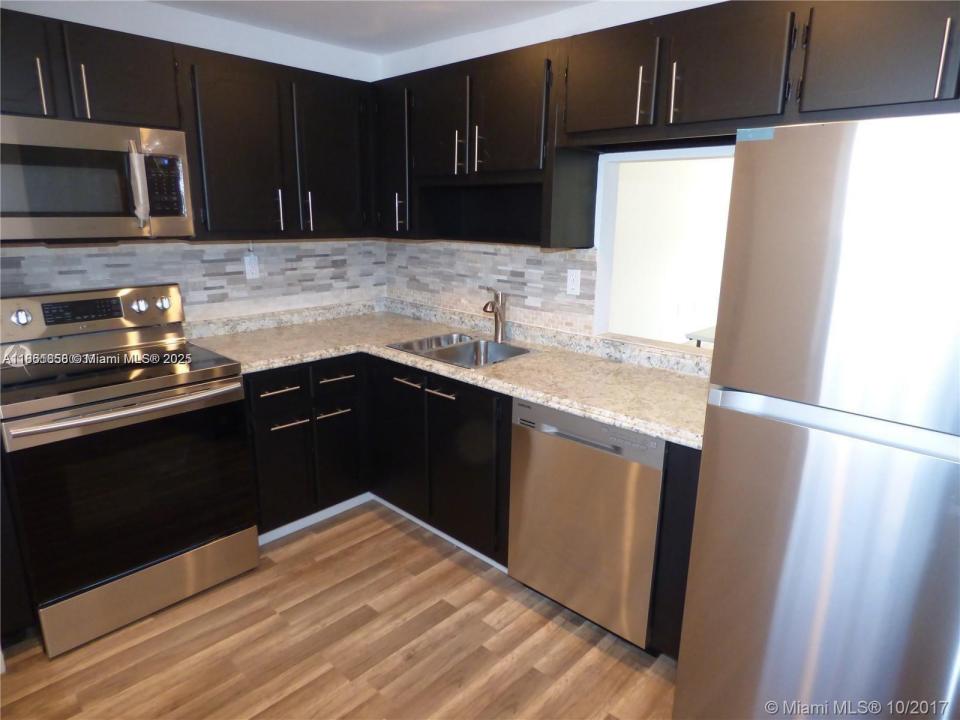 1601 NE 191 Street 307, North Miami Beach, Floryda 33179, USA