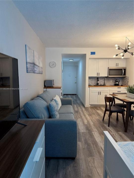 400 Kings Point Dr 105, Sunny Isles Beach, Florida 33160, Stati Uniti