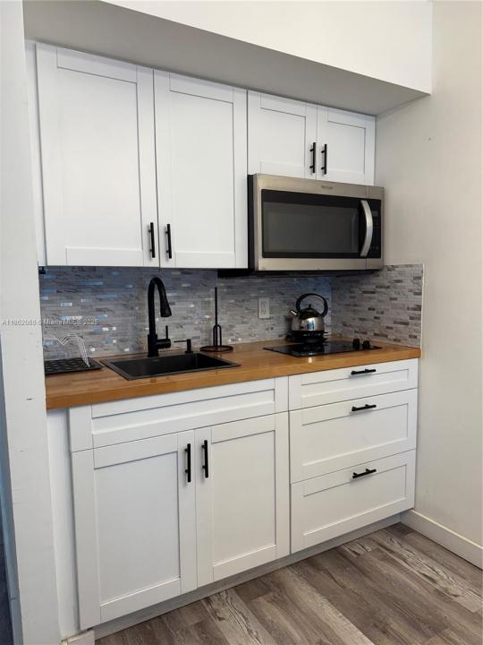 400 Kings Point Dr 105, Sunny Isles Beach, Florida 33160, Stati Uniti