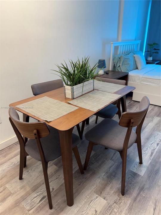 400 Kings Point Dr 105, Sunny Isles Beach, Florida 33160, Stati Uniti