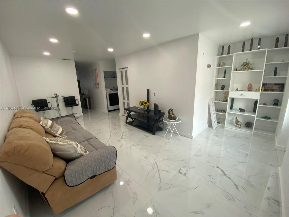 11564 SW 7th St, Sweetwater, פלורידה 33174, ארצות הברית של אמריקה 