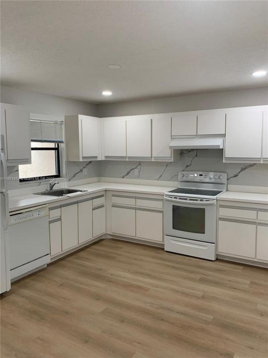 3532 NW 95th Ter 4T, Sunrise, Florida 33351, Stati Uniti