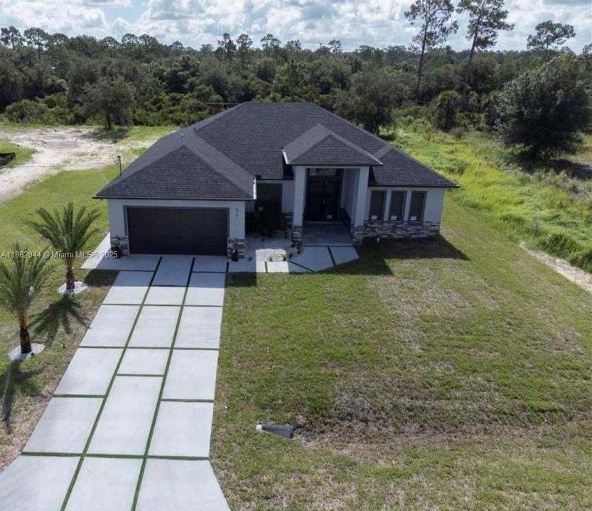 616 Maple Ave N ., Lehigh Acres, Flórida 33972, Estados Unidos