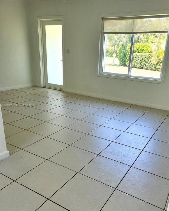 920 NE 108th St 2, Biscayne Park, Florida 33161, Estados Unidos
