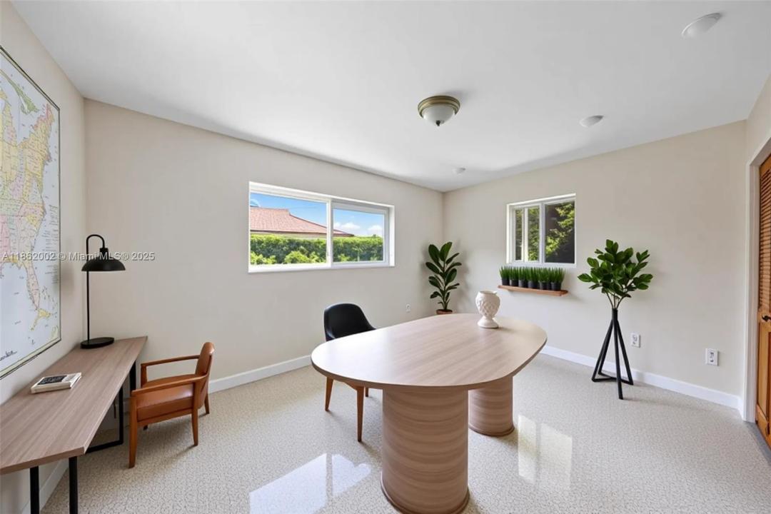 1096 Raven Ave, Miami Springs, Флорида 33166, Соединенные Штаты