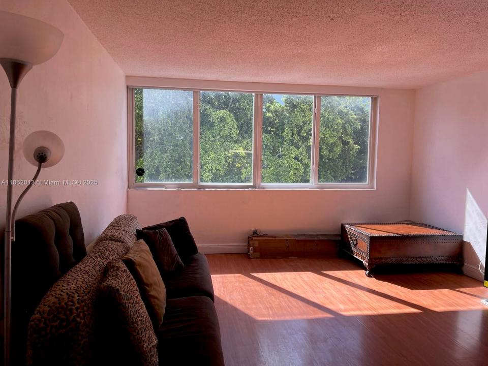 9001 SW 77th Ave C305, Miami, Floryda 33156, USA