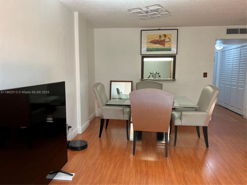 9001 SW 77th Ave C305, Miami, Floryda 33156, USA